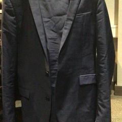 ブレザー & ズボン Donker blauw がiLostで Van der Valk Hotel Zwolle によって報告されました