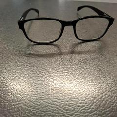 النظارات، كما تم الإبلاغ عنه بواسطة IKEA Brno عبر iLost