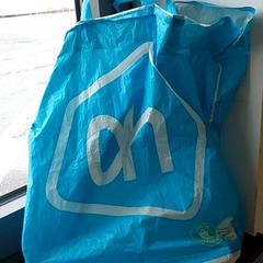 Saco - AH, como reportado por Centraal magazijn utilizando o iLost