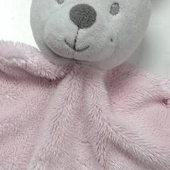 Peluche, como reportado por IKEA Gent utilizando o iLost