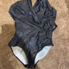 Costumi da bagno, come riportato da Van der Valk Hotel Apeldoorn - De Cantharel utilizzando iLost