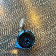 Svapo blauw met zwart, come riportato da WestCord Hotel Eindhoven utilizzando iLost