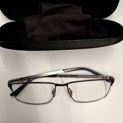 Betaurreko-zorroa betaurrekoekin Noir, gisa salatu by IKEA Paris Nord Roissy iLost erabiliz