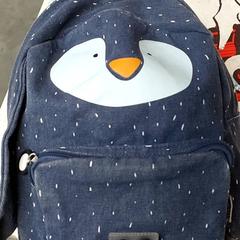 Materiale scolastico - Schooltas - Tahri, come riportato da Centraal magazijn utilizzando iLost