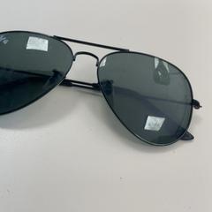Sunglasses, as reported by Movie Park Germany using iLost