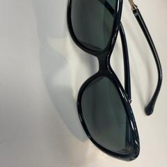 Sonnenbrille, gemeldet von Movie Park Germany über iLost