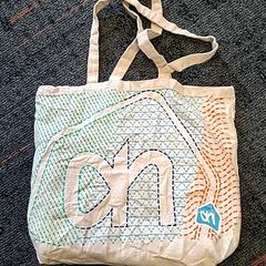 Taška, jak nahlášeno Connexxion Amstelland-Meerlanden Amstelveen pomocí iLost