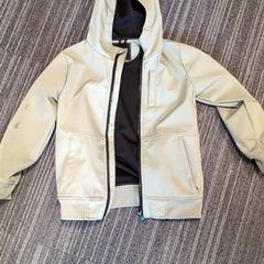 Dzseki, amint azt Pathé Zwolle az iLost segítségével jelentette.