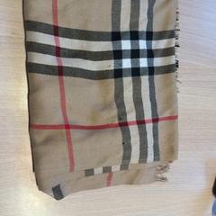 Sjal Beige met print, rapporterat av Regio Limburg - Leuven med iLost