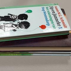 Literatura, ha sido reportado por Centraal magazijn con iLost