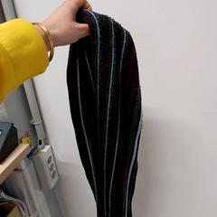 Šátek Bleu marine, bordeau, vert foncé a rayure, jak nahlášeno IKEA Brest Guipavas pomocí iLost