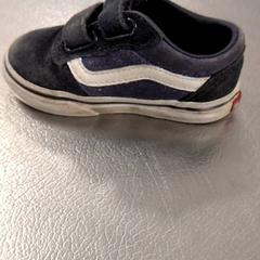 حذاء أطفال Vans، كما تم الإبلاغ عنه بواسطة IKEA Amsterdam عبر iLost