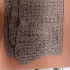 كنزة صوفية، كما تم الإبلاغ عنه بواسطة Grand Hotel Amrath Kurhaus عبر iLost