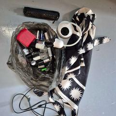 Nailpolish, iLost를 사용하여 Room Mate Bruno에 보고됨