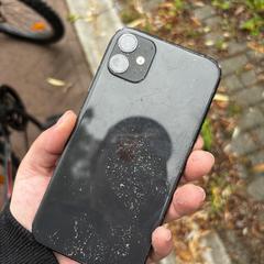 Black IPhone, amint azt az iLostnak jelentették.