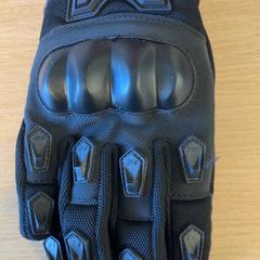 Rękawiczki, zgłoszono przez Keukenhof przy użyciu iLost