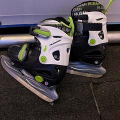 زلاجات تزلج على الجليد، كما تم الإبلاغ عنه بواسطة Schaatsbaan Rotterdam عبر iLost