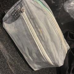 Toilet bag, as reported by Hotel Van der Valk Harderwijk op de Veluwe using iLost