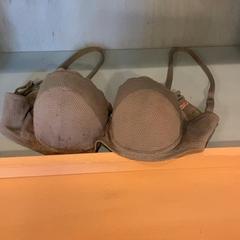 Melltartó, amint azt Familie Resort Molenwaard az iLost segítségével jelentette.