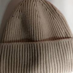 Arropa Muts, gisa salatu by Regio Antwerpen - Brussel iLost erabiliz