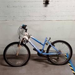 دراجة أطفال Hyper Wit blauw، كما تم الإبلاغ عنه بواسطة Fietsdepot Hasselt عبر iLost