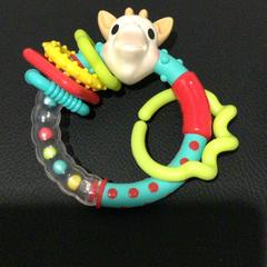 おもちゃ Al de kleuren がiLostで IKEA Wilrijk によって報告されました