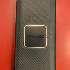 Osprzęt Otterbox Powerbank, zgłoszono przez MEININGER Hotel Berlin Alexanderplatz przy użyciu iLost