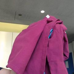 Jas & Tshirt, zoals gemeld door MEININGER Hotel Lyon Centre Berthelot met iLost