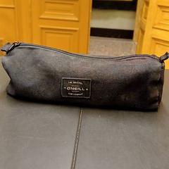 Pouzdro O'NEILL, jak nahlášeno Universiteit Gent - Faculteitsbibliotheek LW pomocí iLost