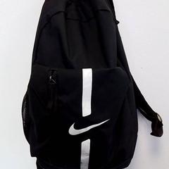 Poltsa, gisa salatu by Hermes Eindhoven iLost erabiliz