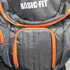 Torba sportowa, zgłoszono przez Connexxion Amstelland-Meerlanden Schiphol Noord przy użyciu iLost