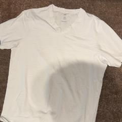 Maglietta Wit, come riportato da Van der Valk Hotel Apeldoorn - De Cantharel utilizzando iLost