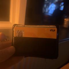 Zwarte portemonnee, jak bylo nahlášeno na iLost