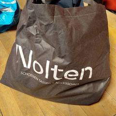 Väska Found in locker, rapporterat av KABUL à GoGo / Teatro med iLost