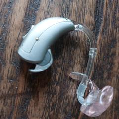 Hoortoestel, kleur zilver, jak zgłoszono do iLost