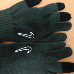 Paar handschoenen, as reported by Connexxion Hoeksche Waard Goeree Overflakkee using iLost
