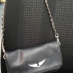 Táska, amint azt allGo Almere az iLost segítségével jelentette.