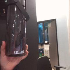 Ur botila black, gisa salatu by MEININGER Hotel Vienna Downtown Franz iLost erabiliz