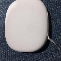 Opberghoes koptelefoon, como reportado por Pouw Vervoer utilizando o iLost