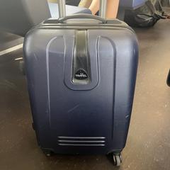 Dark Blue Suitcase on FlixBus, jak bylo nahlášeno na iLost