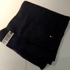 شال Donkerblauw gebreid، كما تم الإبلاغ عنه بواسطة IKEA Groningen عبر iLost