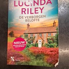كتاب، كما تم الإبلاغ عنه بواسطة Rotterdam The Hague Airport عبر iLost
