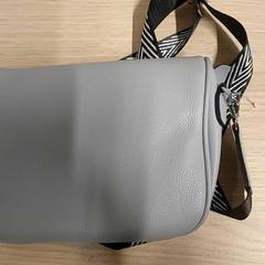 Bag - Handtas, som rapportert av Regio Limburg - Leuven ved bruk av iLost