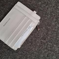 Peněženky - Pamelia, jak nahlášeno Centraal magazijn pomocí iLost