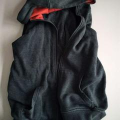 Veste, a été signalé par Twisto utilisant iLost