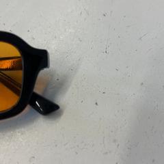 Gafas de sol, segundo informou Liquicity Festival usando iLost