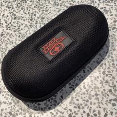 علبة نظارات مع نظارات، كما تم الإبلاغ عنه بواسطة MEININGER Hotel Berlin "Mitte" Humboldthaus عبر iLost