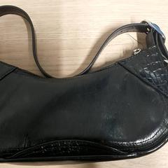 Táska - Handtas, amint azt Regio Limburg - Leuven az iLost segítségével jelentette.