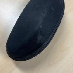 Brilleetui med briller, som rapportert av Pathé Tilburg ved bruk av iLost