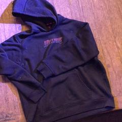 Maglione, come riportato da De Heeren van Aemstel utilizzando iLost